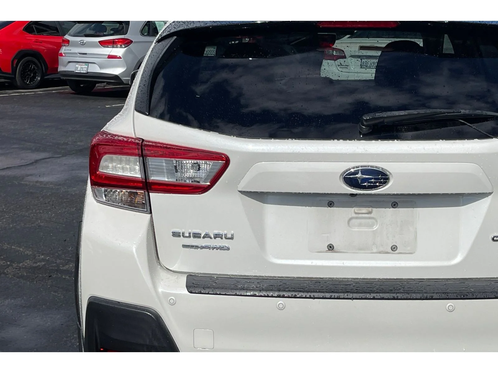 Used 2018 Crystal White Pearl Subaru Limited image 14