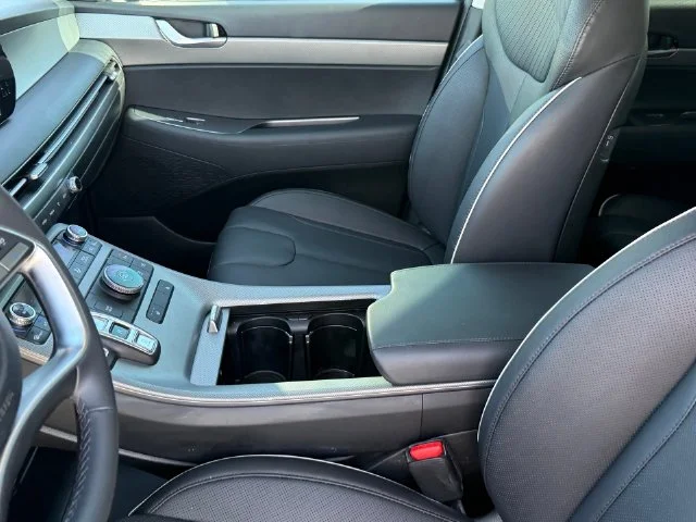 Used 2025 Graphite Hyundai XRT image 9