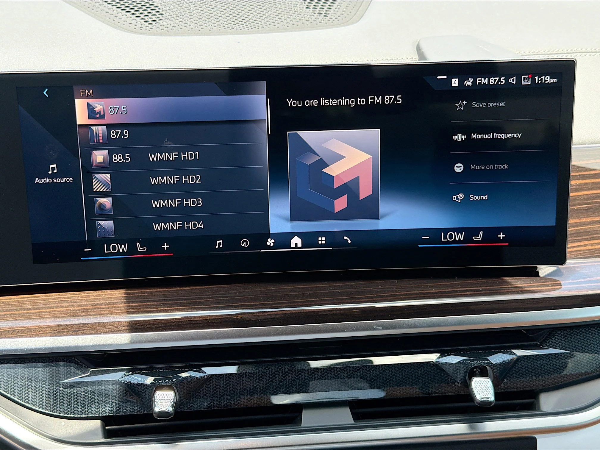 New 2026 Black Sapphire Metallic BMW xDrive40i image 30