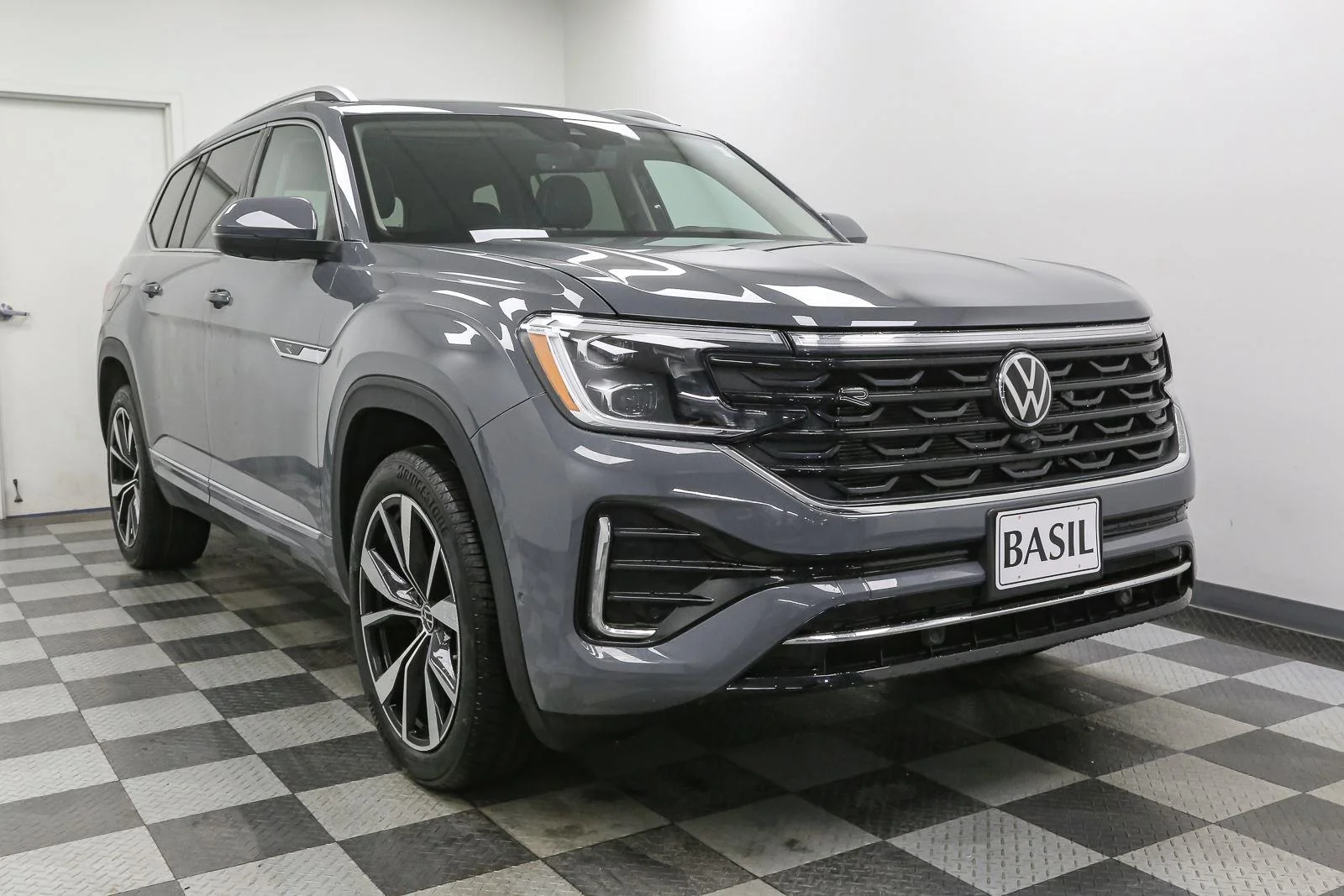 New 2026 Pure Gray Volkswagen 2.0T SEL Premium R-Line image 2