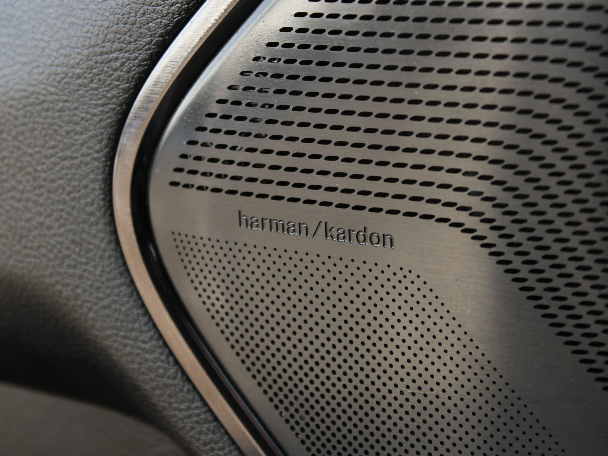 Used 2022 Grey RAM Limited * No Accidents | HEMI V8 | LOADED | ENVY Wheels | Head-Up Display | Night Edition image 21