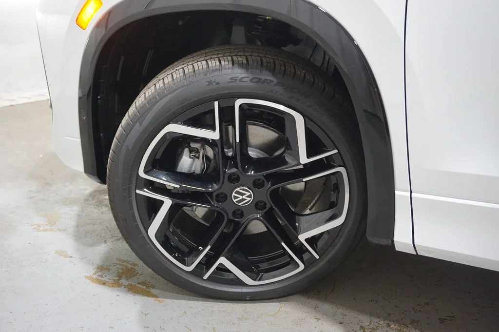 New 2026 White Volkswagen 2.0T SEL R-Line Turbo image 33
