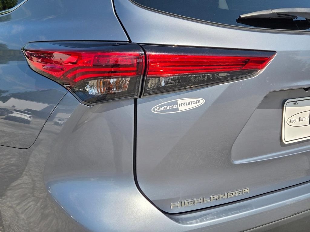 Used 2021 Blue Toyota XLE image 7