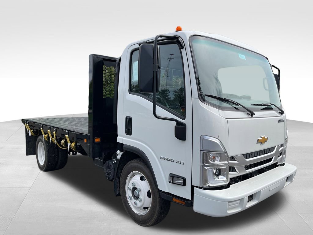 2025 Chevrolet Low Cab Forward's photo