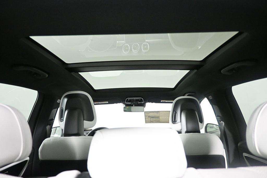 New 2026 Verde Silver Metallic Mercedes-Benz GLC 300 image 19