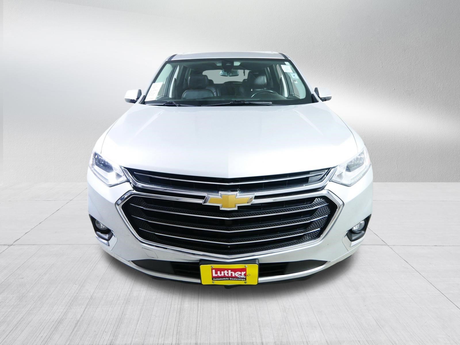 Used 2019 Chevrolet Traverse Premier with VIN 1GNEVKKW6KJ164832 for sale in Brooklyn Center, MN