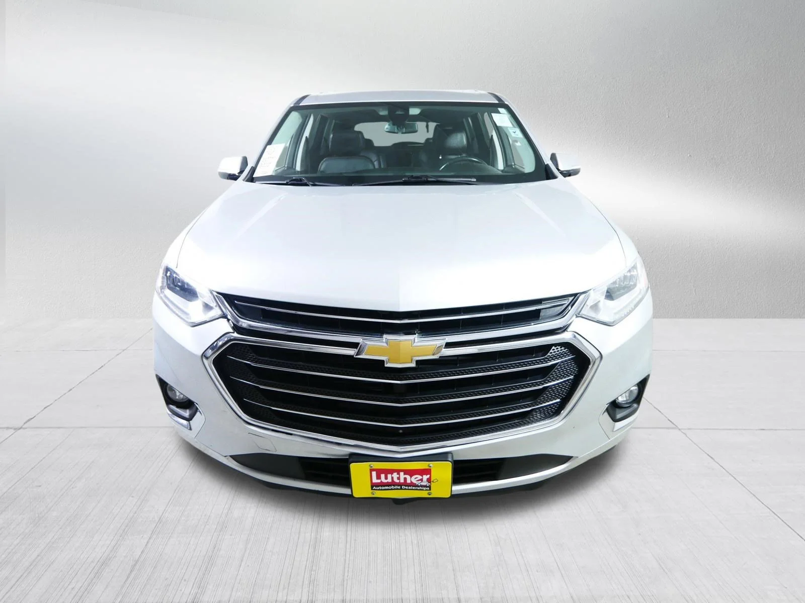 Used 2019 Chevrolet Traverse Premier with VIN 1GNEVKKW6KJ164832 for sale in Brooklyn Center, MN
