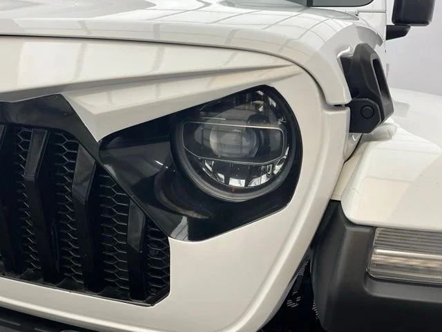 Used 2022 White Jeep Unlimited Sahara image 27