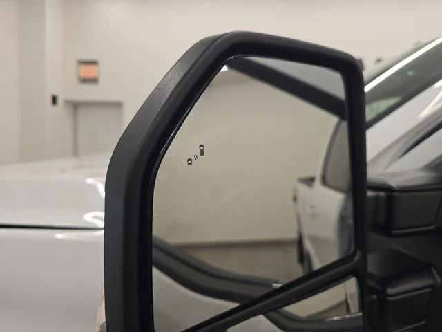 Certified Used 2025 Oxford White Ford Lariat image 37