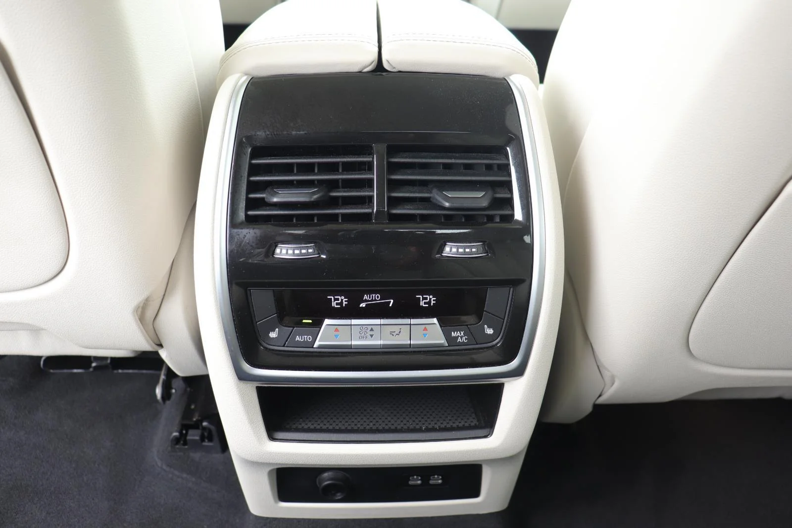 Certified Used 2024 Mineral White Metallic BMW xDrive40i image 25