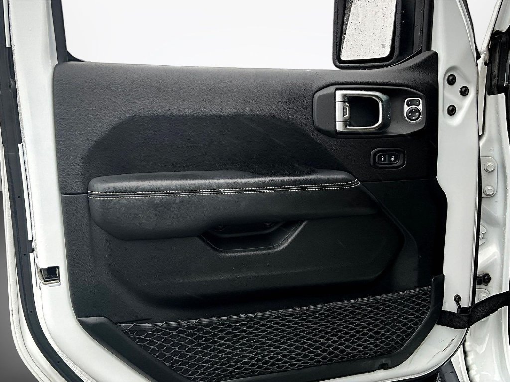 Used 2019 White Jeep Unlimited Rubicon image 22