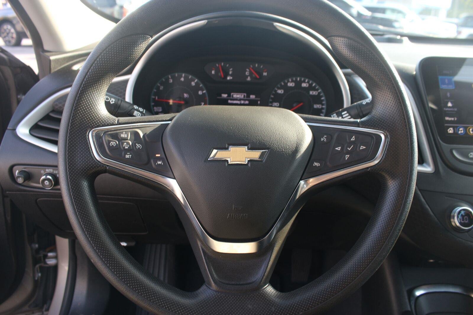 Used 2024 Mineral Gray Metallic Chevrolet 1LT image 17