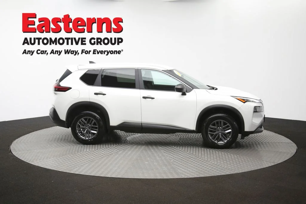 Used 2023 White Nissan S image 47