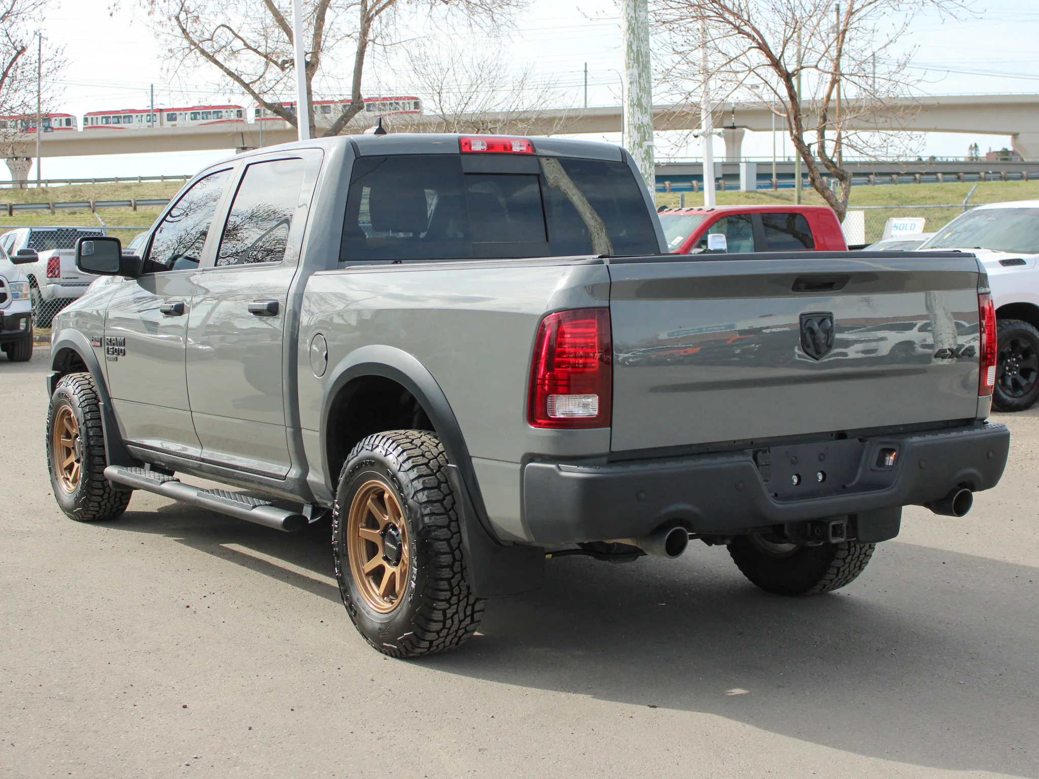 Certified Used 2022 Grey RAM Warlock * HEMI V8 | Android Auto | Bronze Wheels | Tonneau Cover | Heated Seats | Remote Start image 13