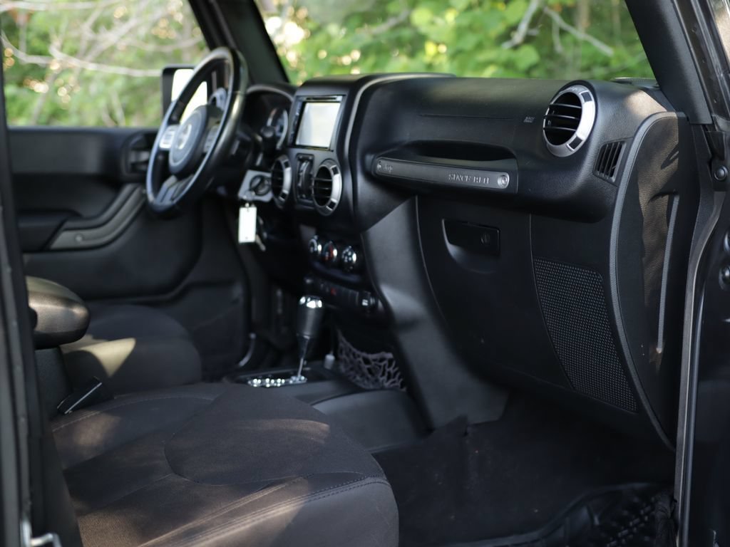 Used 2017 Gray Jeep Sport 4x4 image 25