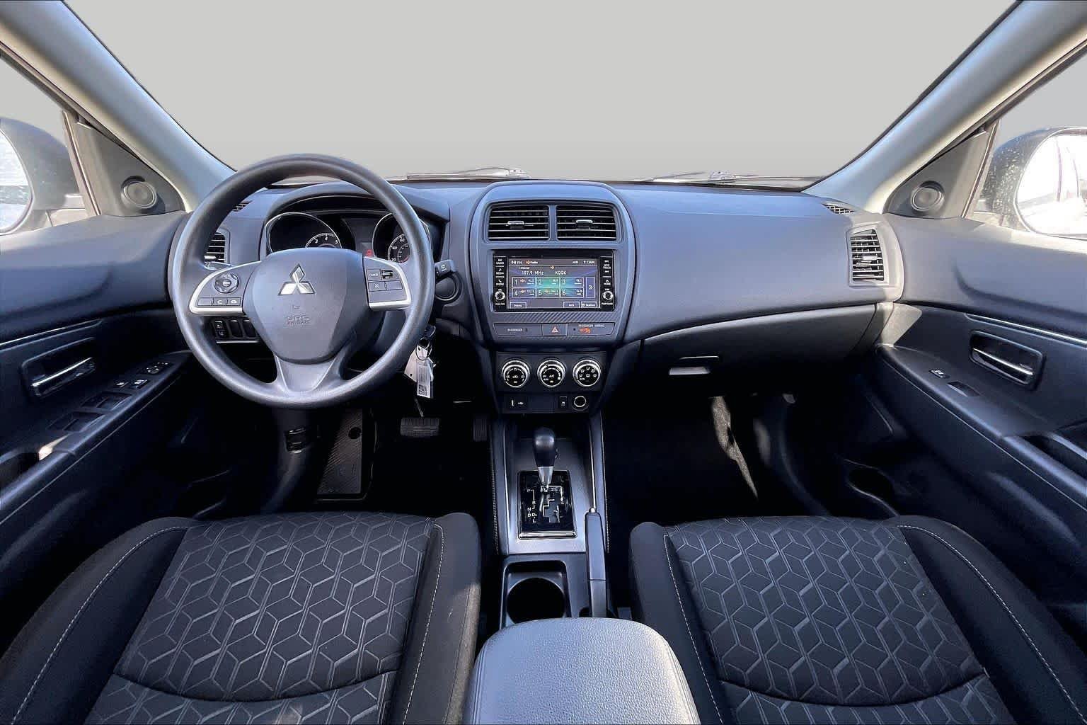 Used 2025 Alloy Silver Metallic Mitsubishi ES image 15
