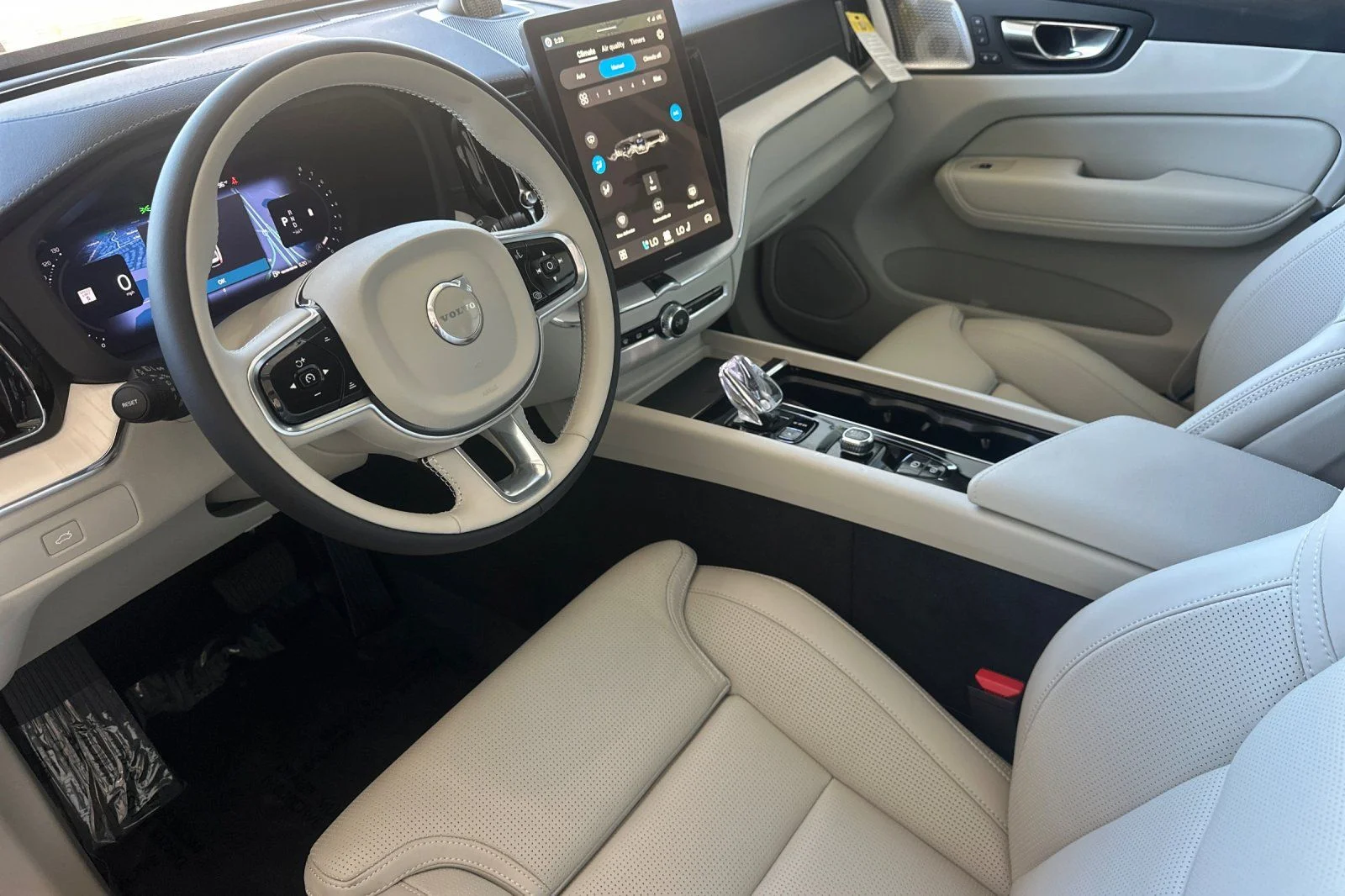 New 2026 Forest Lake Volvo Ultra image 9
