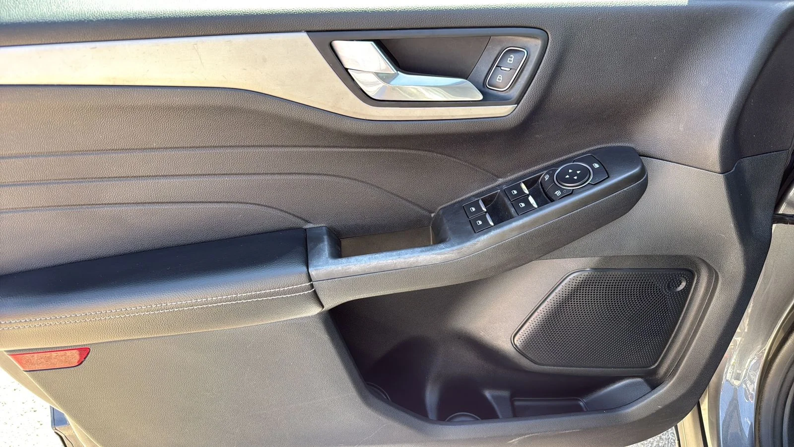 Used 2021 Gray Ford SEL image 11