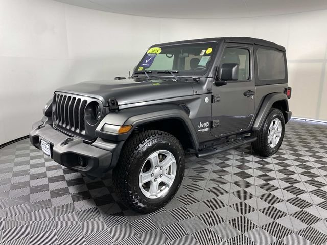 Used 2018 Gray Jeep Sport S image 4