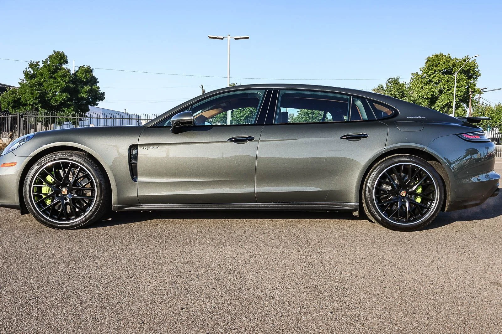 Used 2023 Green Porsche 4S Executive image 8