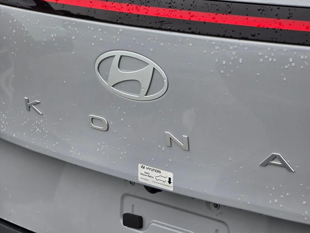 Used 2025 Gray Hyundai SEL image 13