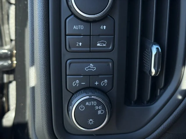 Used 2025 Black Chevrolet Custom image 29