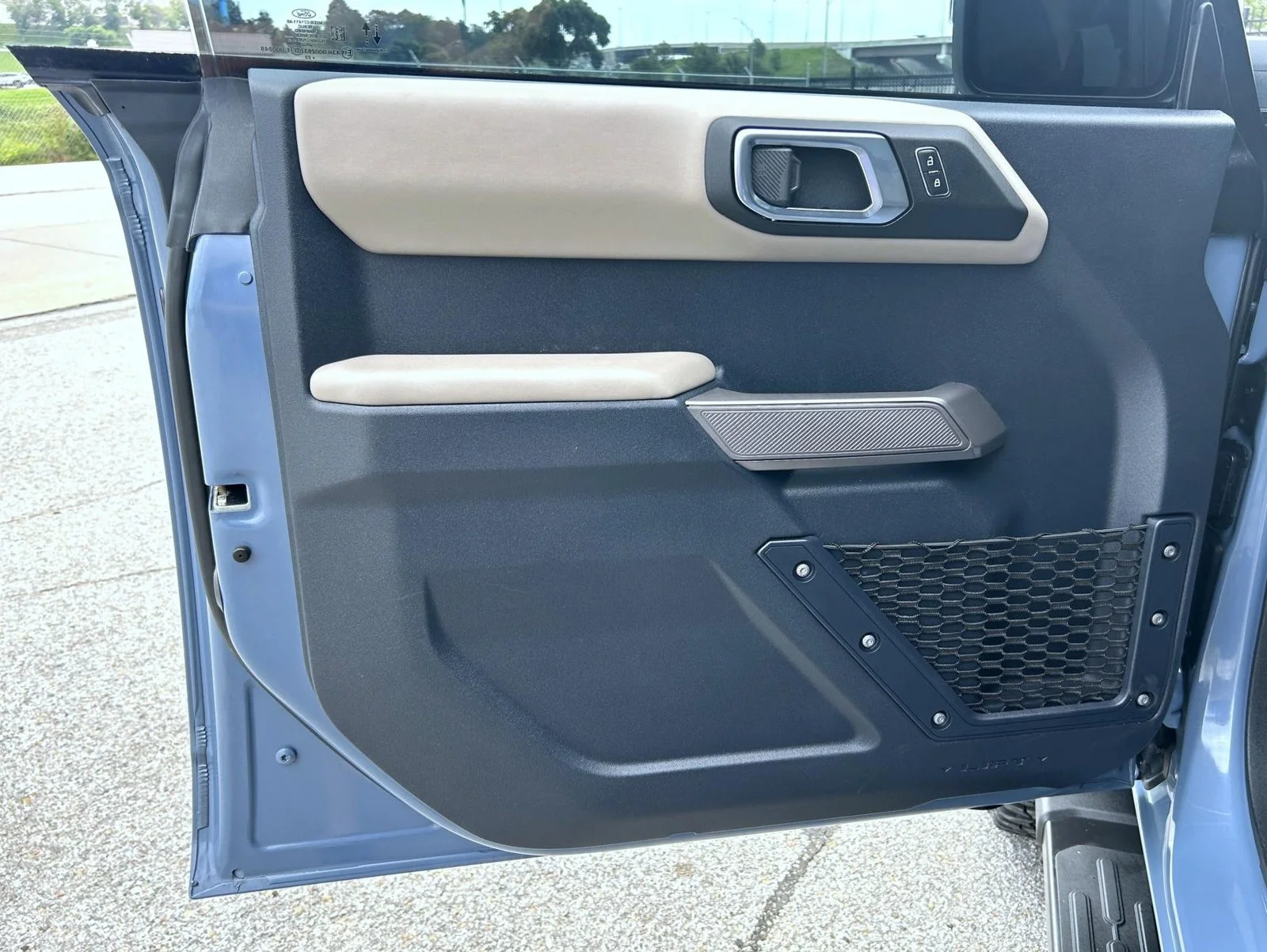 Used 2023 Gray Ford Wildtrak image 9