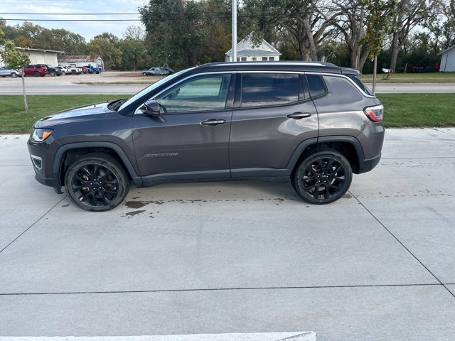 Used 2018 Gray Jeep Limited image 2