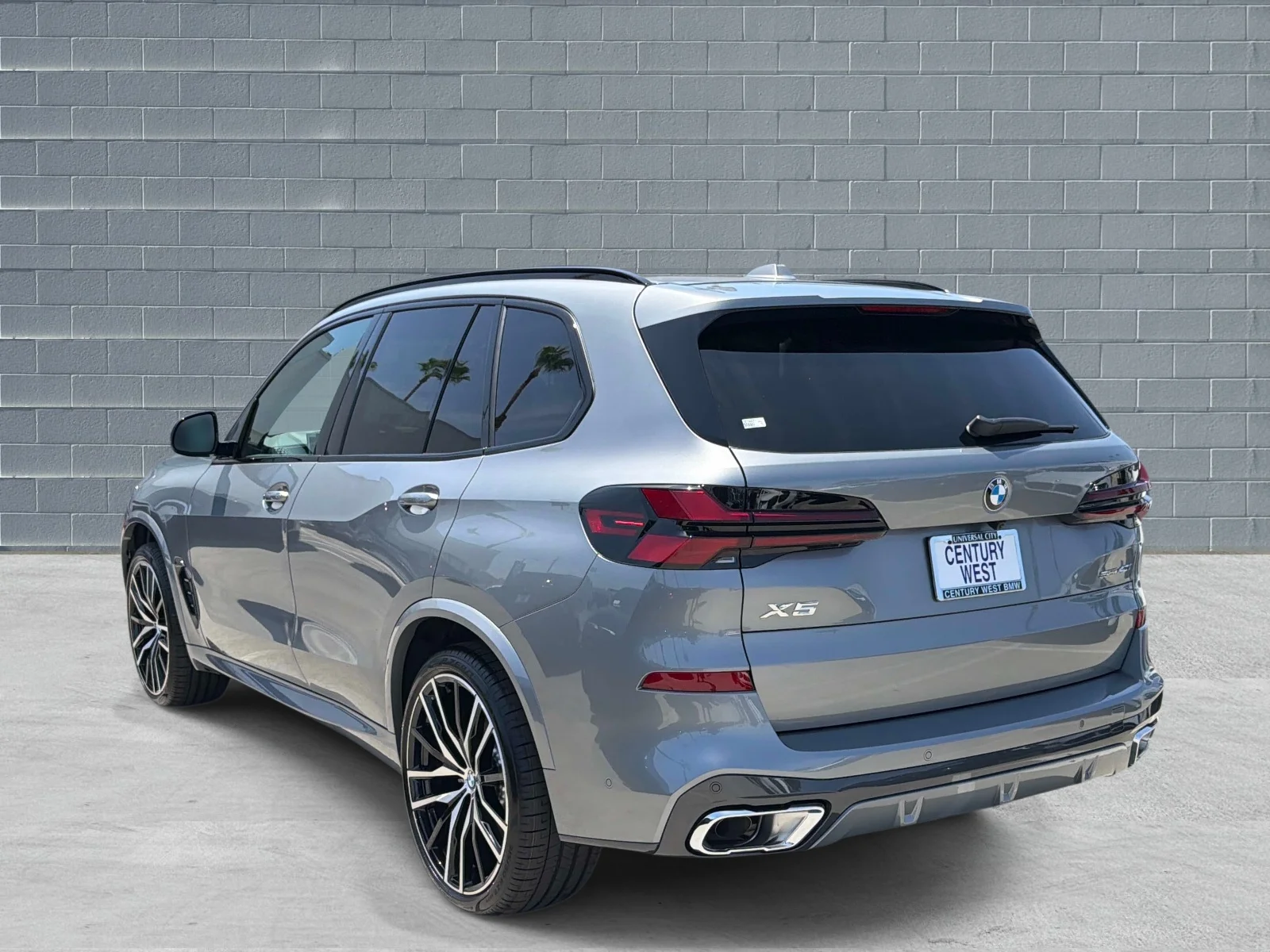 New 2026 Skyscraper Grey Metallic BMW sDrive40i image 3