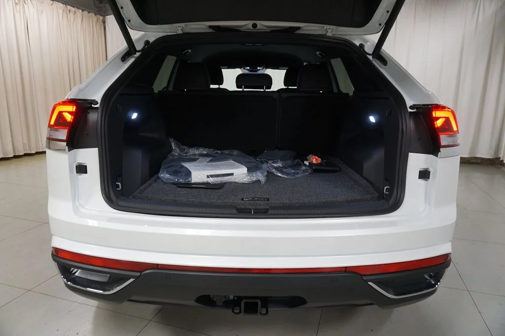 New 2026 Opal White Volkswagen 2.0T SE w/Technology image 29
