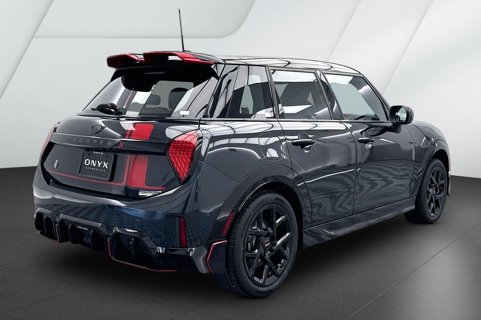 New 2026 Black Roof and Mirror Caps MINI Cooper S image 5