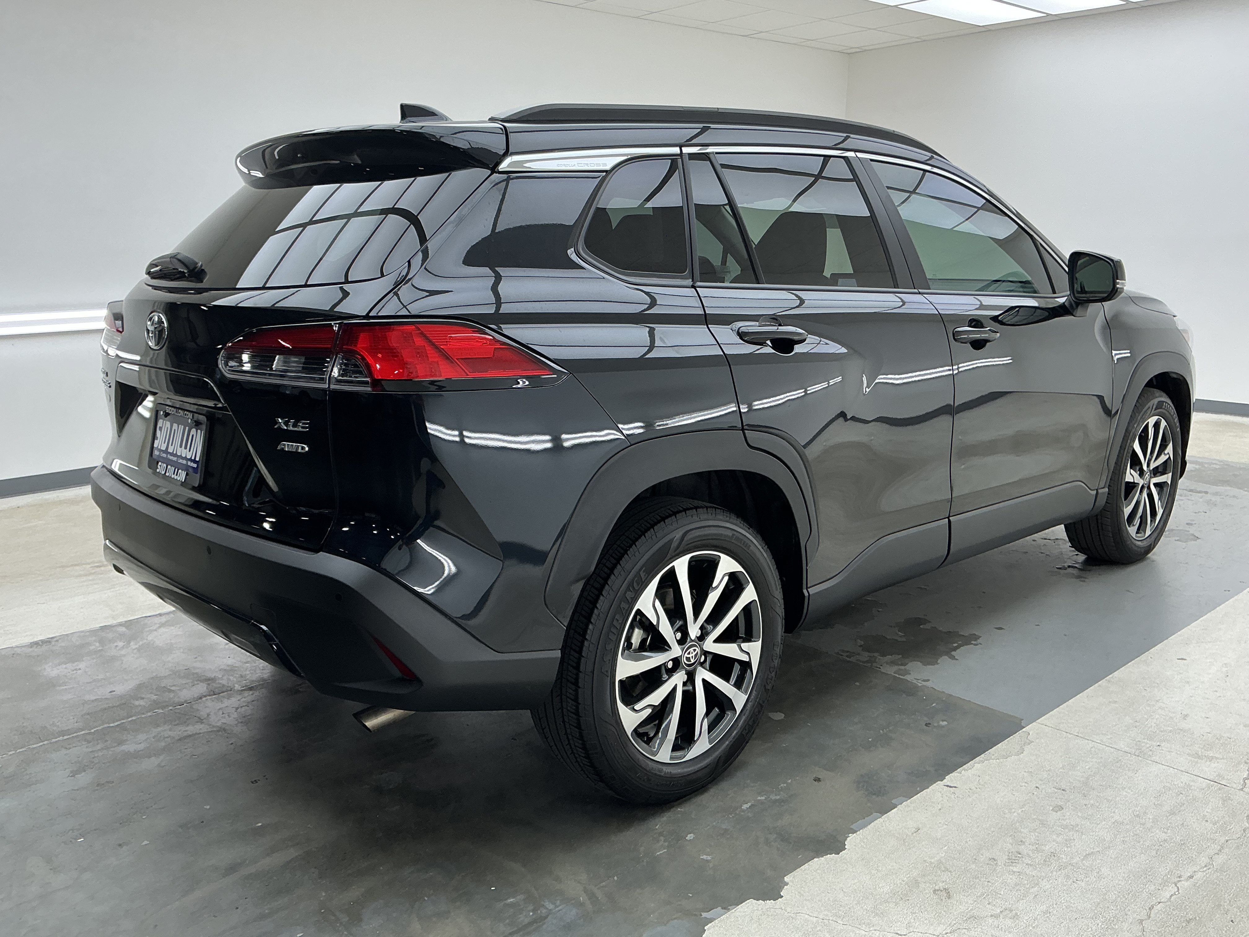 2025 Toyota Corolla Cross XLE - Photo 4