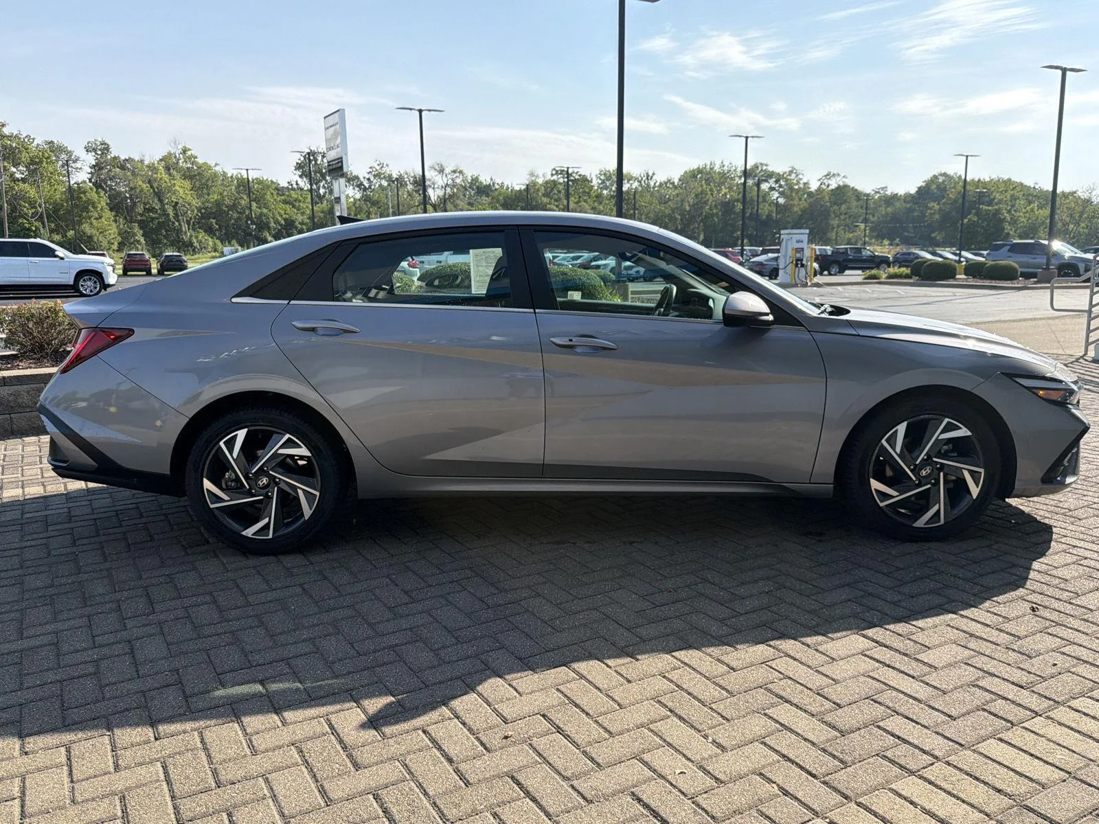 Used 2025 Fluid Metal Hyundai SEL Convenience image 6