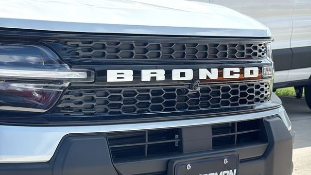 New 2026 Space White Metallic Ford Outer Banks® image 3