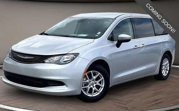 2023 Chrysler Voyager LX's photo