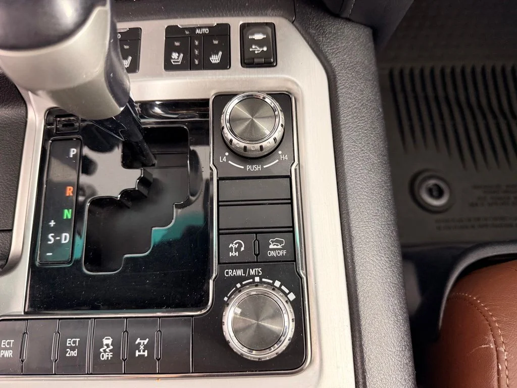 Used 2016 Silver Toyota Base image 29