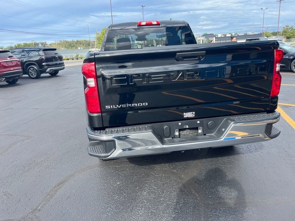 2025 Chevrolet Silverado 1500 photo 4