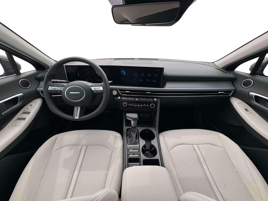 New 2026 Silver Hyundai SE image 13