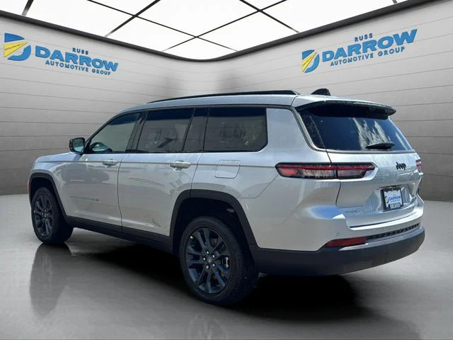 New 2026 Silver Zynith Exterior Paint Jeep Limited image 3