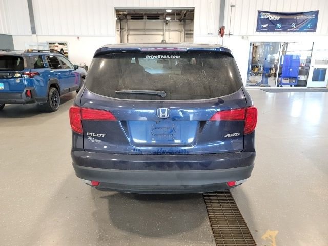 Used 2018  Honda EX image 6