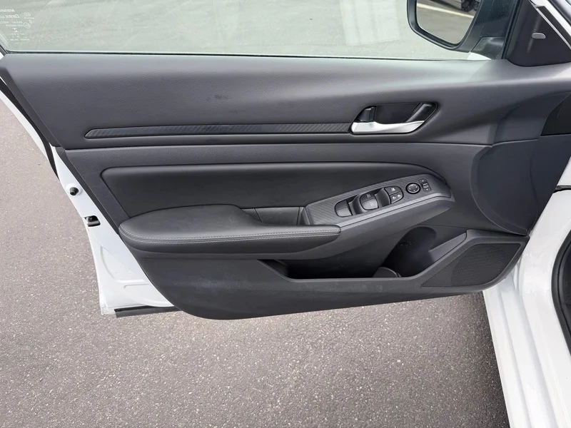Used 2025 Glacier White Nissan SV image 16