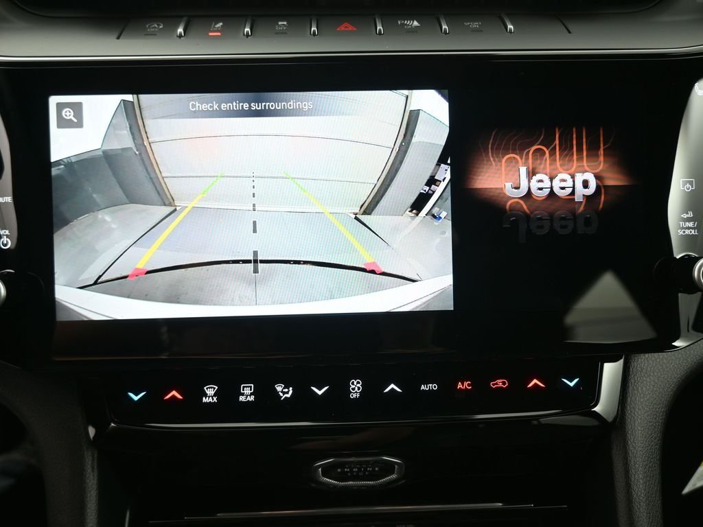 New 2026 Silver Zynith Exterior Paint Jeep Altitude image 3