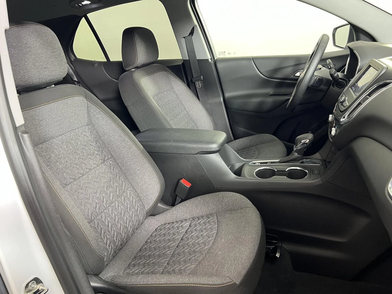 Used 2024 Summit White Chevrolet LT image 22