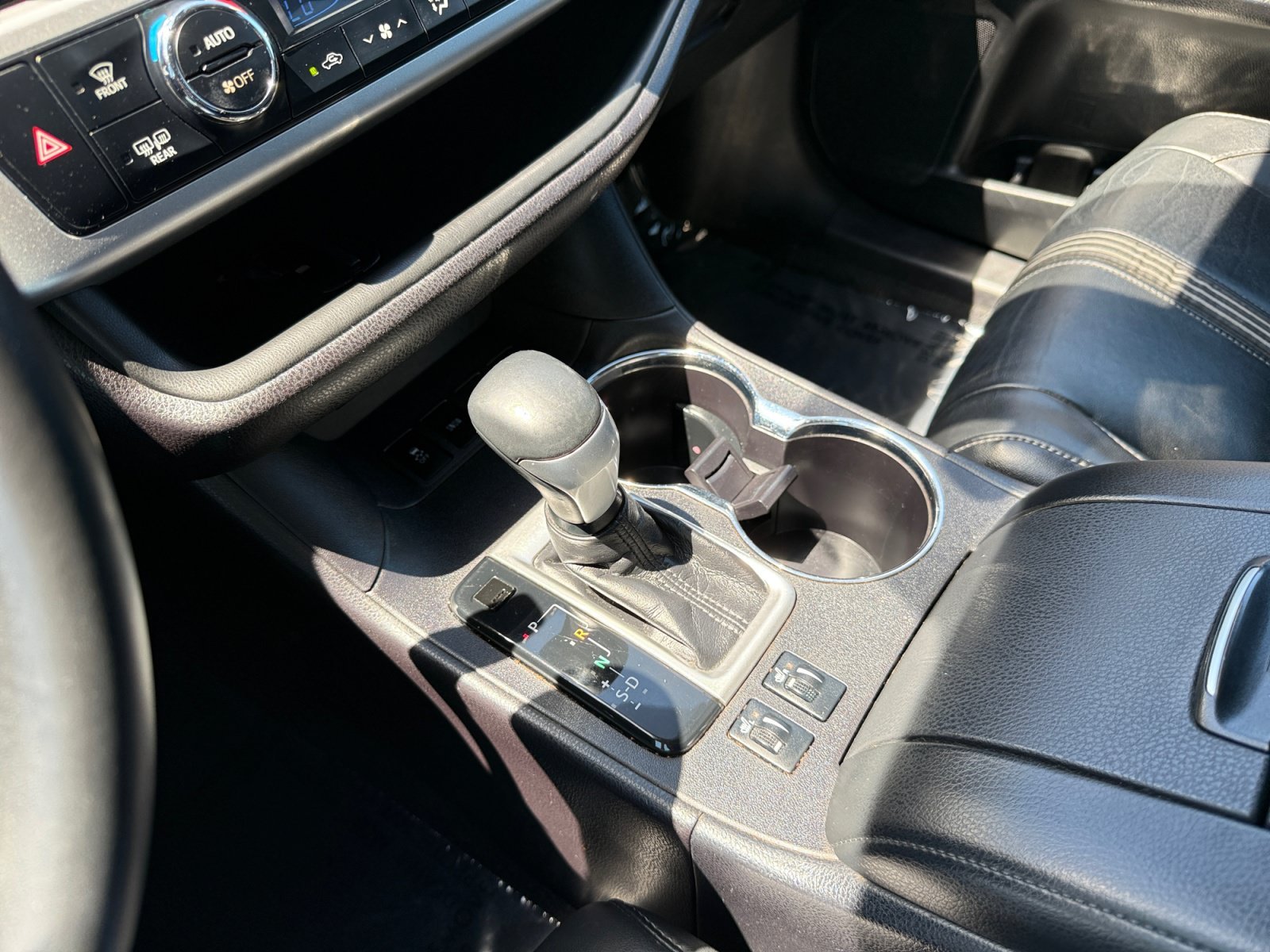 Used 2018 Blizzard Pearl Toyota SE image 13