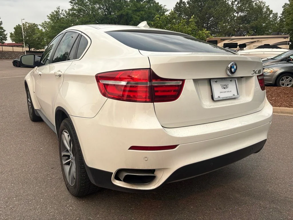 Used 2014 Alpine White BMW xDrive50i image 3