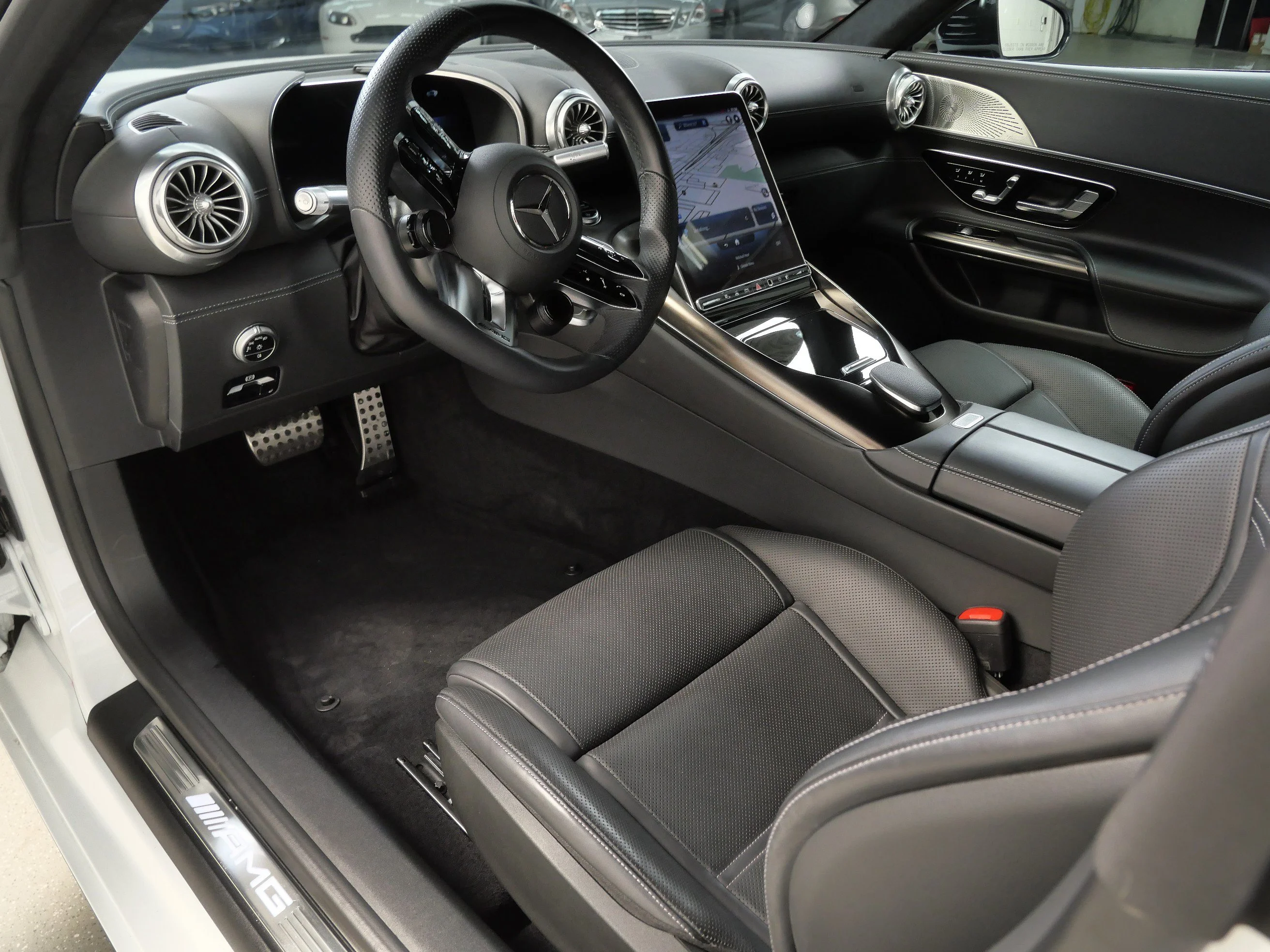 Used 2022 Mercedes-Benz SL Mercedes-AMG with VIN W1KVK8AB8NF001261 for sale in Minnetonka, Minnesota