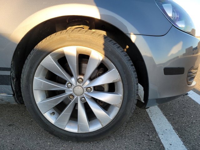 Used 2012 United Gray Metallic Volkswagen 2.5L image 13