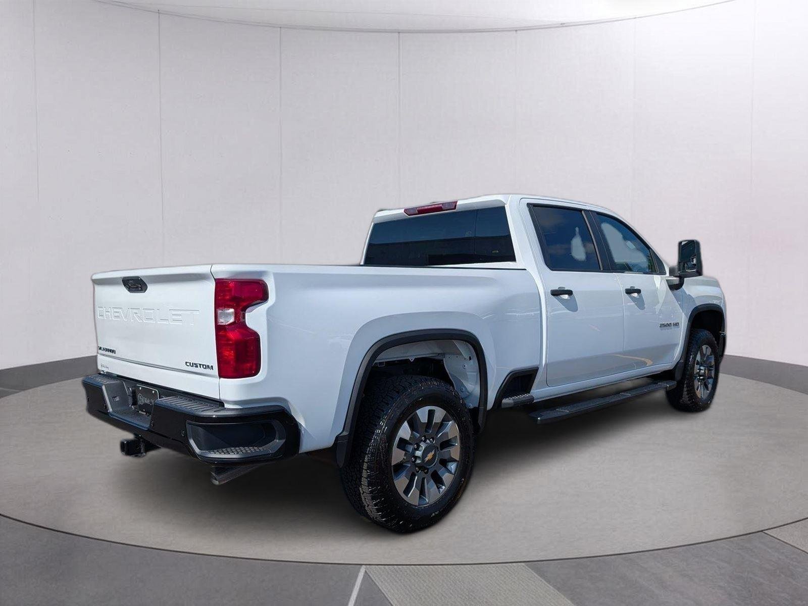 New 2026 Summit White Chevrolet Custom image 3