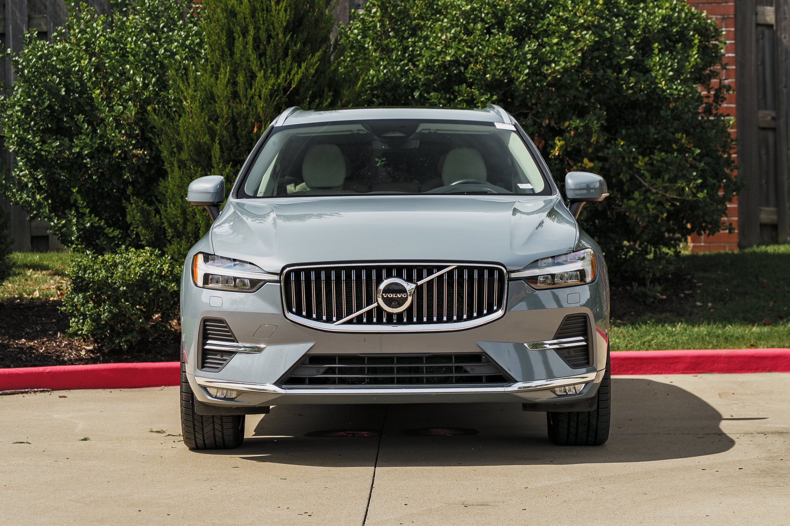 Used 2022 Thunder Grey Metallic Volvo Inscription image 28