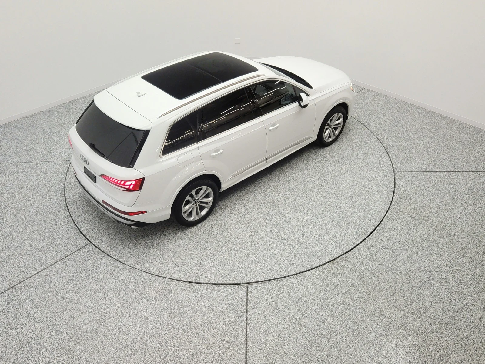 Used 2025 Carrara White Audi Premium Plus 55 TFSI quattro image 13